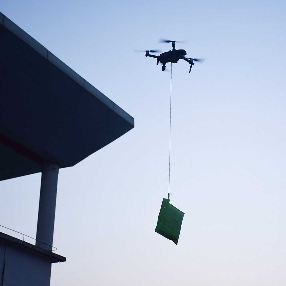 Remote Thrower Delivery Batter - مراجعة Drone Battery Smart وسعره