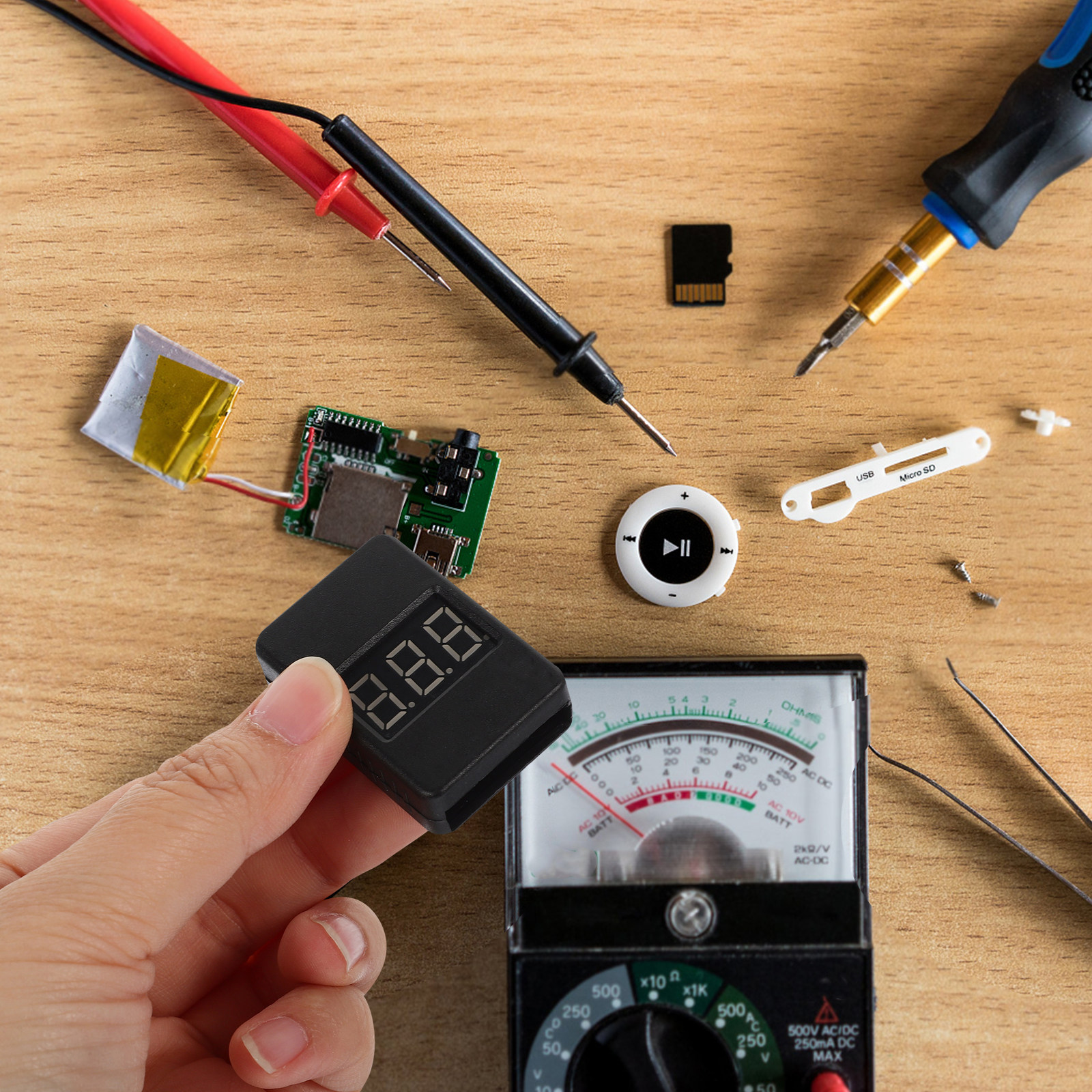 1-8S Lipo Battery Voltage Chec - مراجعة Drone Battery Voltage Checker وسعره