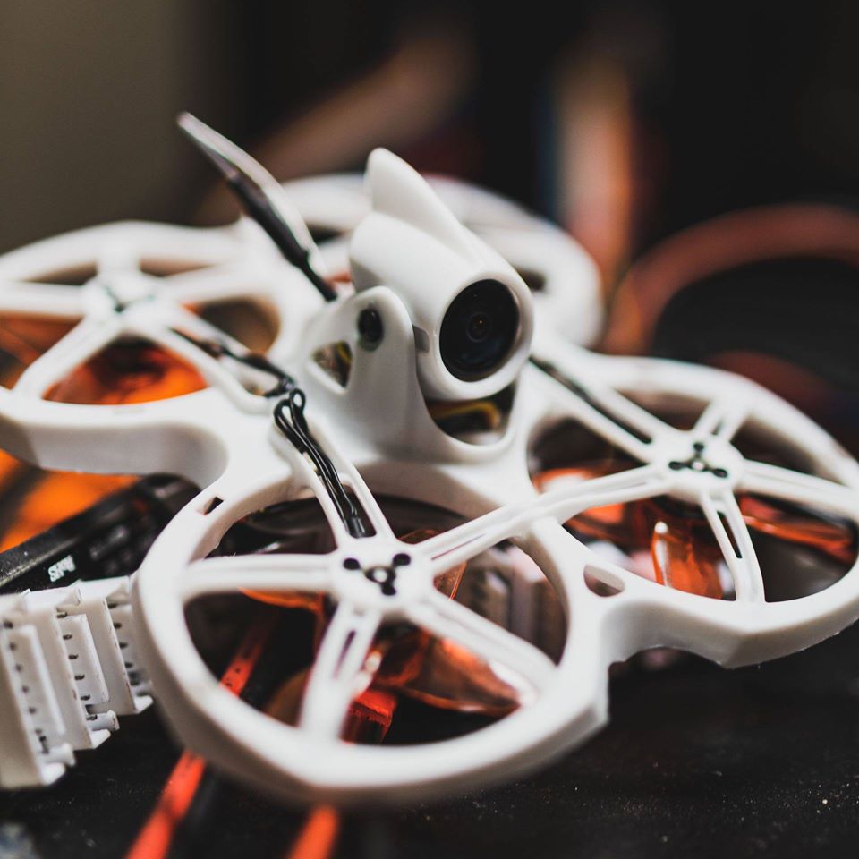Emax Tinyhawk II 2 RTF FPV Rac - مراجعة Drone Battery Box وسعره
